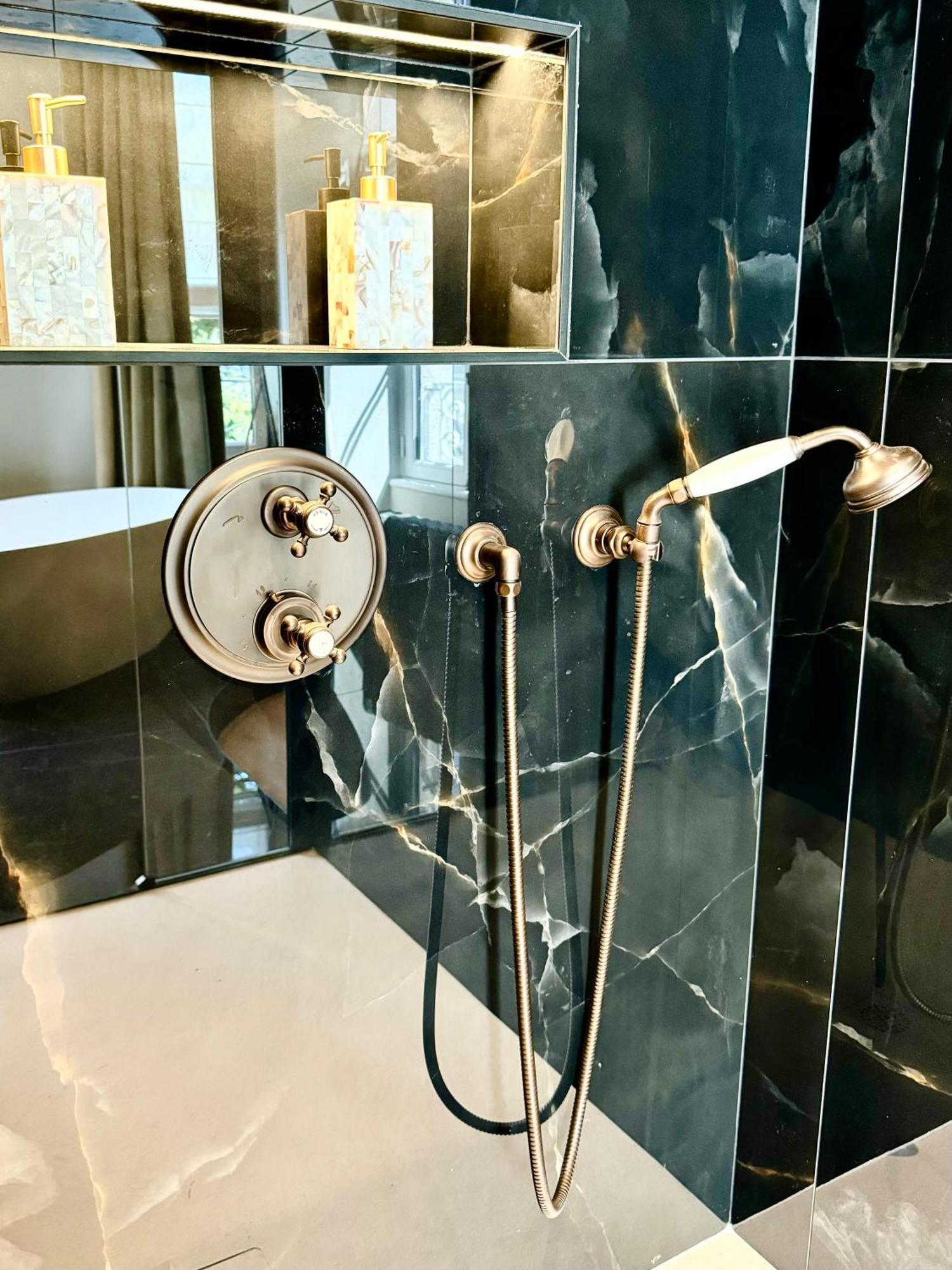 Clos Du Cedre - Chambres D'Hotes D'Exception, Luxury B&B A Ντινάν Δωμάτιο φωτογραφία